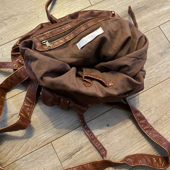 Slouchy Leather Bag - Picture 3 of 5